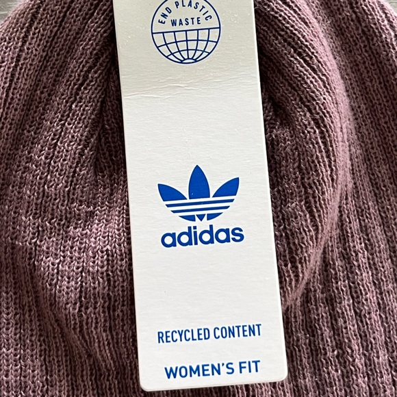 ADIDAS NWT Ribbed Women’s Beanie Hat. Color: Oxide Purple and White - Picture 2 of 4